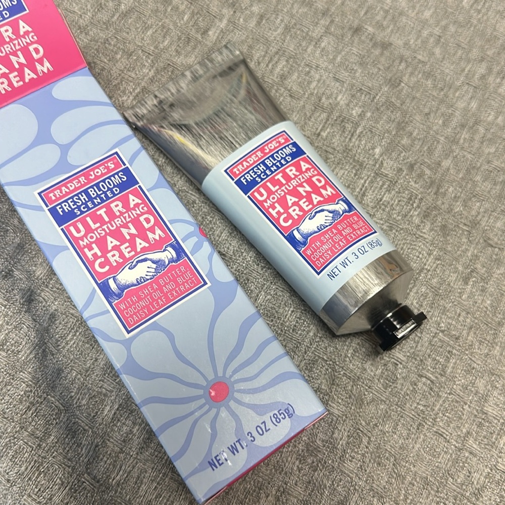 Trader Joes ultra moisturizing hand creme - Fresh Blooms Scented